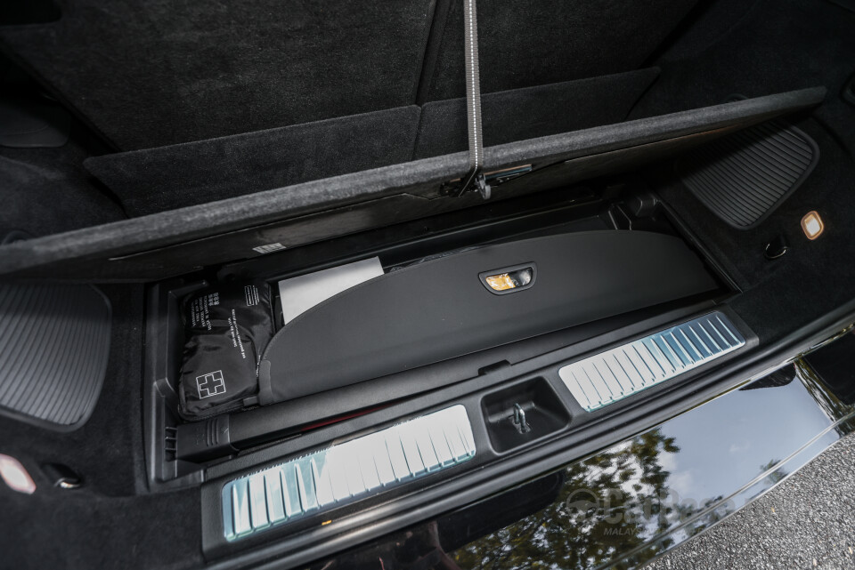 Mercedes-Benz EQS SUV X296 (2023) Interior