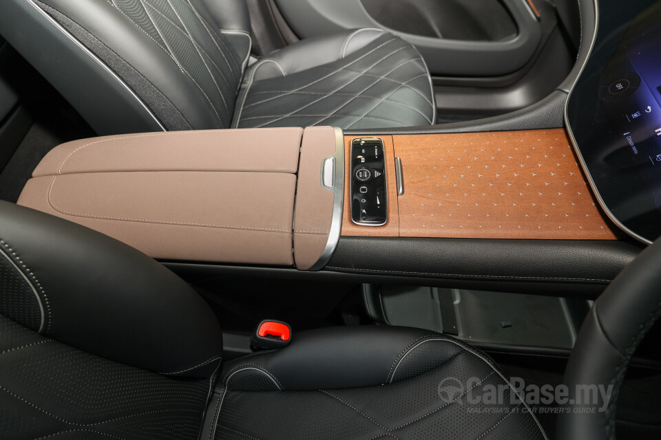 Mercedes-Benz EQS SUV X296 (2023) Interior