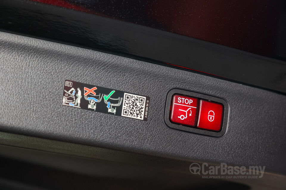 Mercedes-Benz EQS SUV X296 (2023) Interior