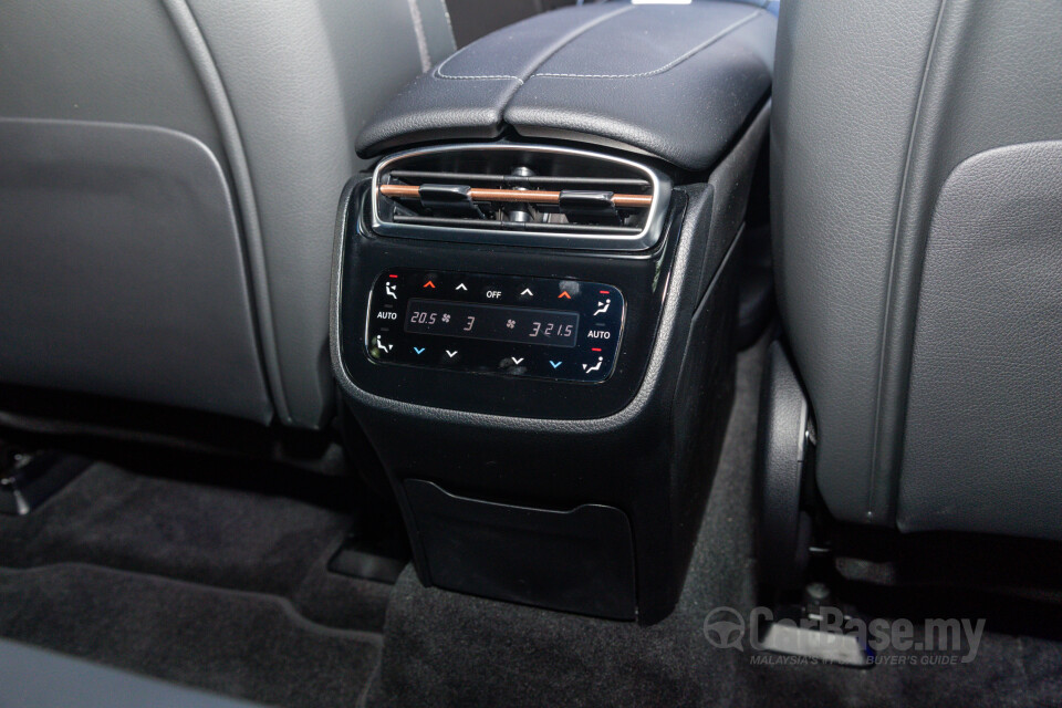 Mercedes-Benz EQE SUV X294 (2023) Interior
