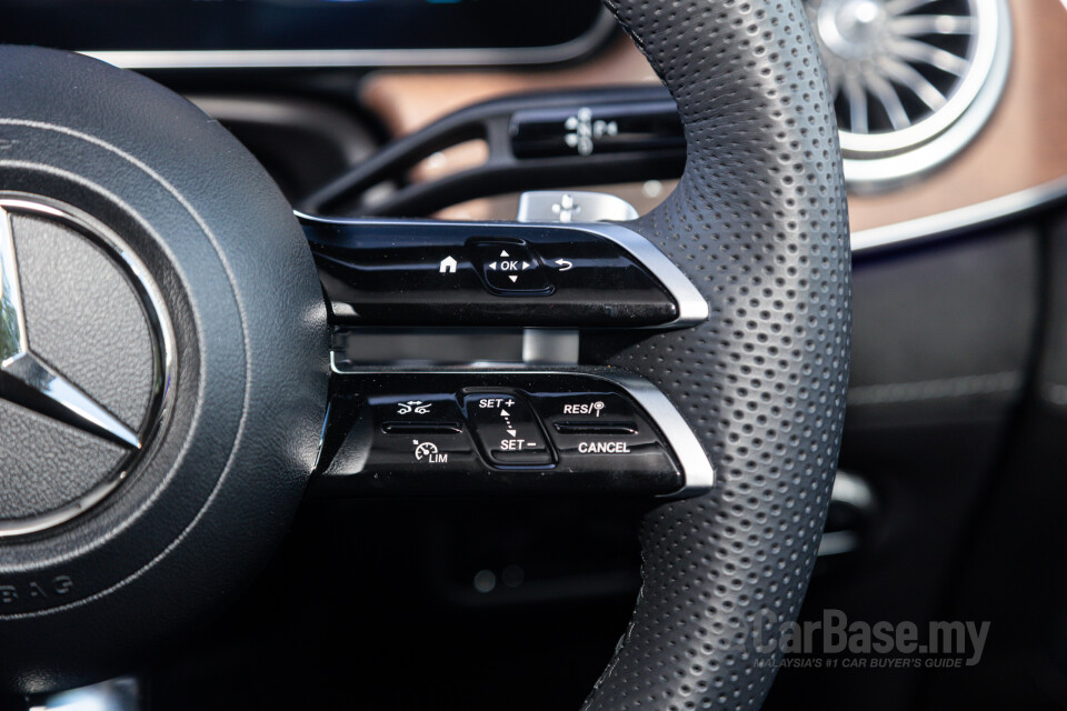 Mercedes-Benz EQE SUV X294 (2023) Interior