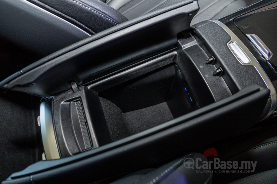Mercedes-Benz EQE SUV X294 (2023) Interior
