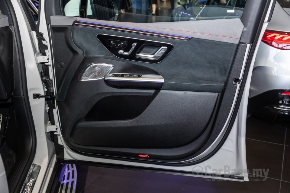 Mercedes-Benz EQE SUV X294 (2023) Interior