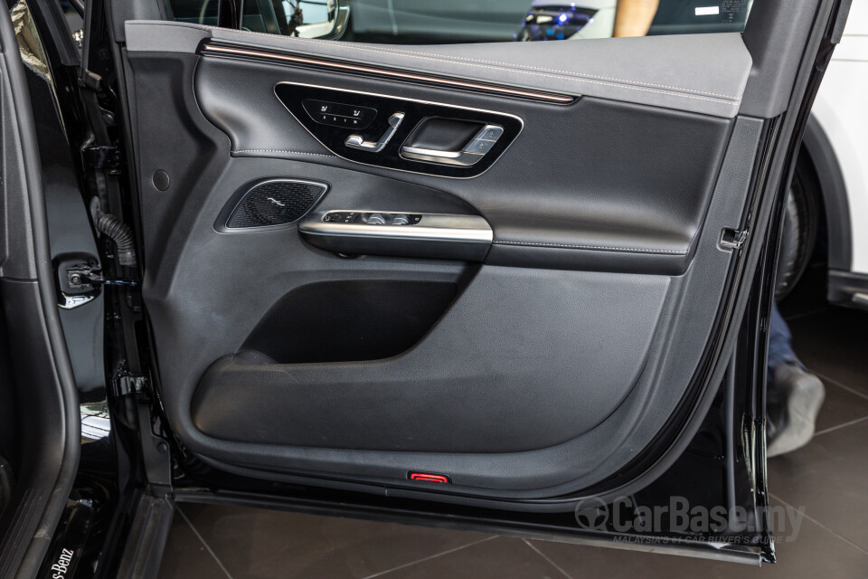Mercedes-Benz EQE SUV X294 (2023) Interior