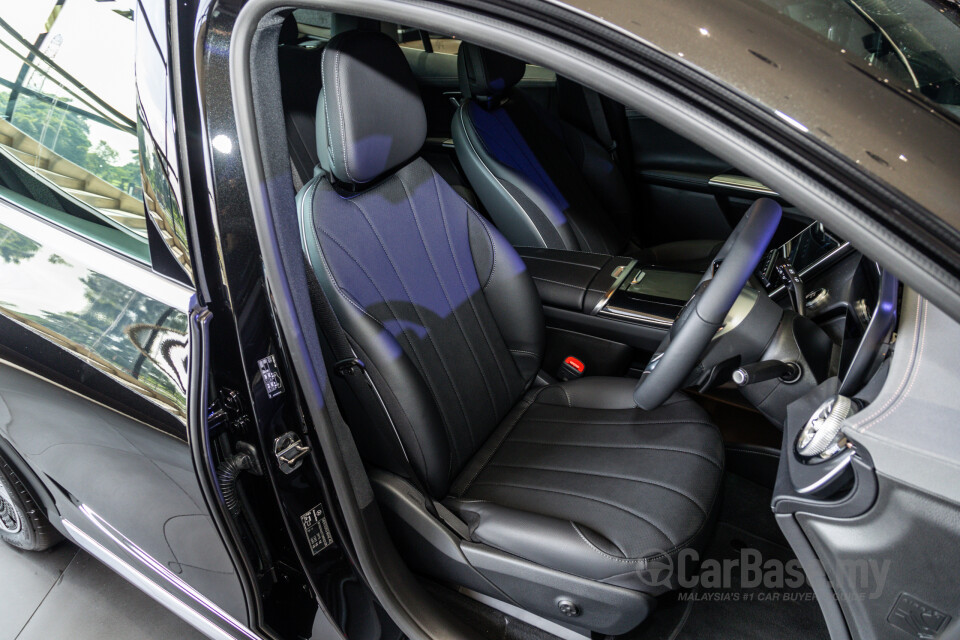 Mercedes-Benz EQE SUV X294 (2023) Interior