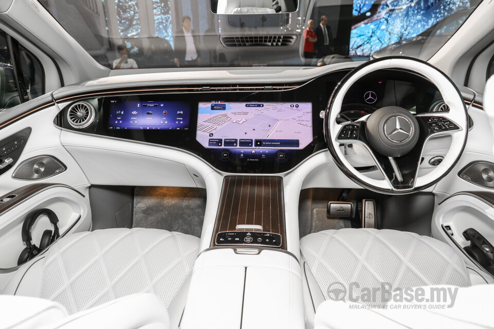Mercedes-Benz Maybach EQS SUV X296 (2025) Interior