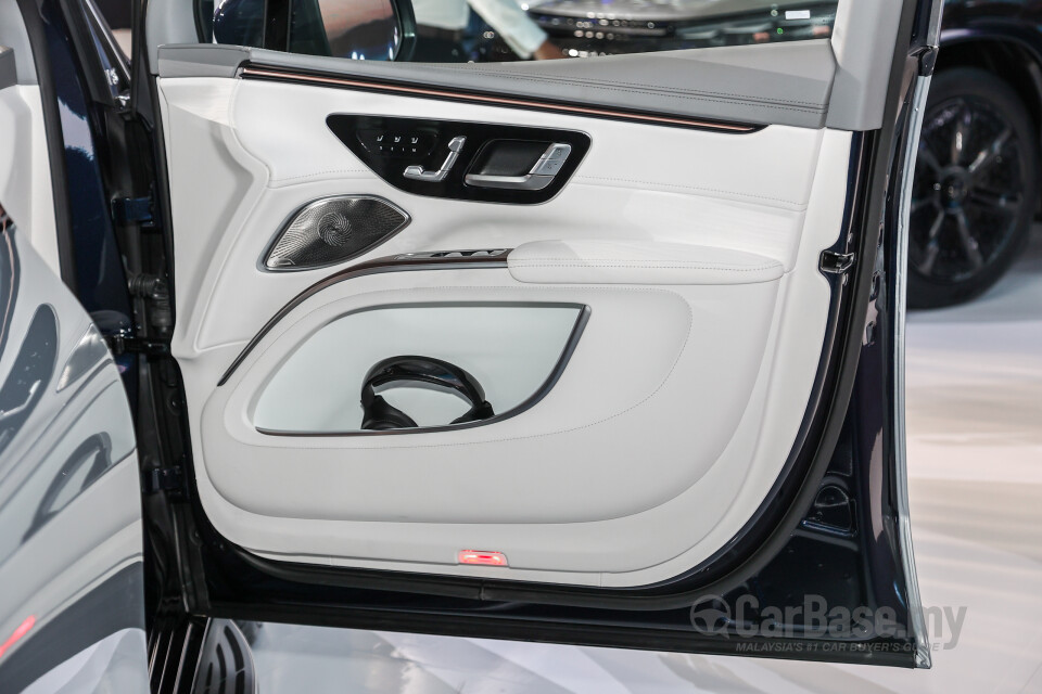 Mercedes-Benz Maybach EQS SUV X296 (2025) Interior