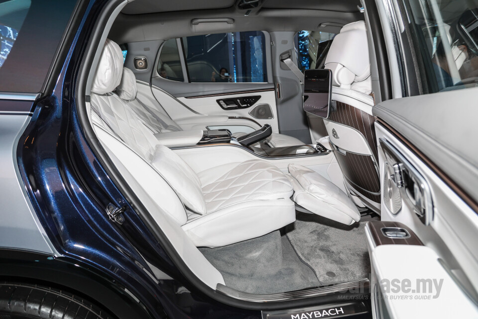Mercedes-Benz Maybach EQS SUV X296 (2025) Interior
