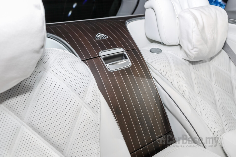 Mercedes-Benz Maybach EQS SUV X296 (2025) Interior