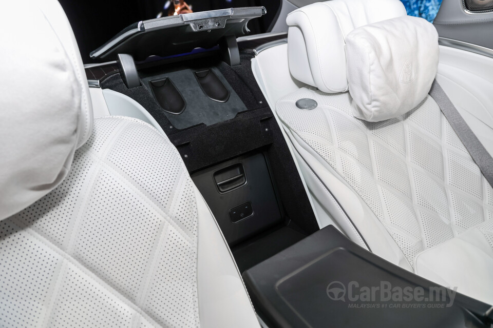 Mercedes-Benz Maybach EQS SUV X296 (2025) Interior
