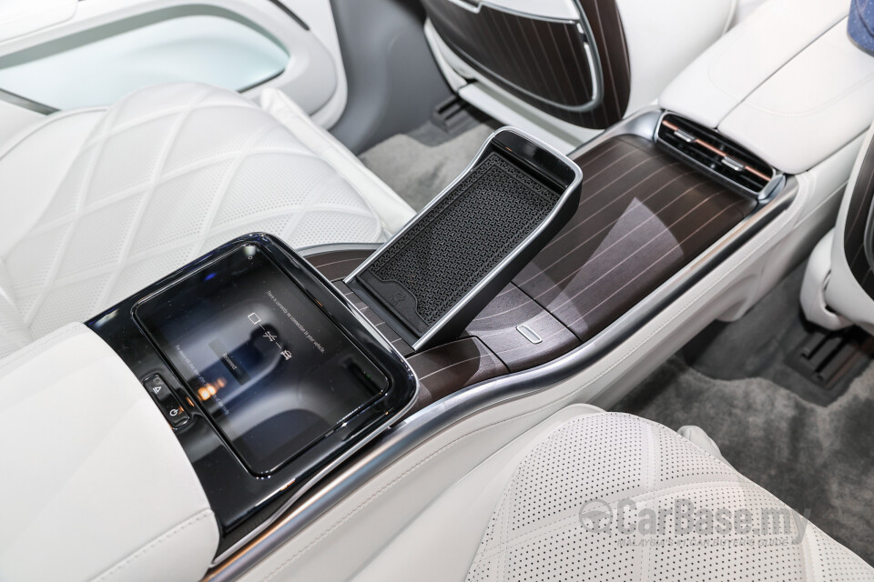 Mercedes-Benz Maybach EQS SUV X296 (2025) Interior
