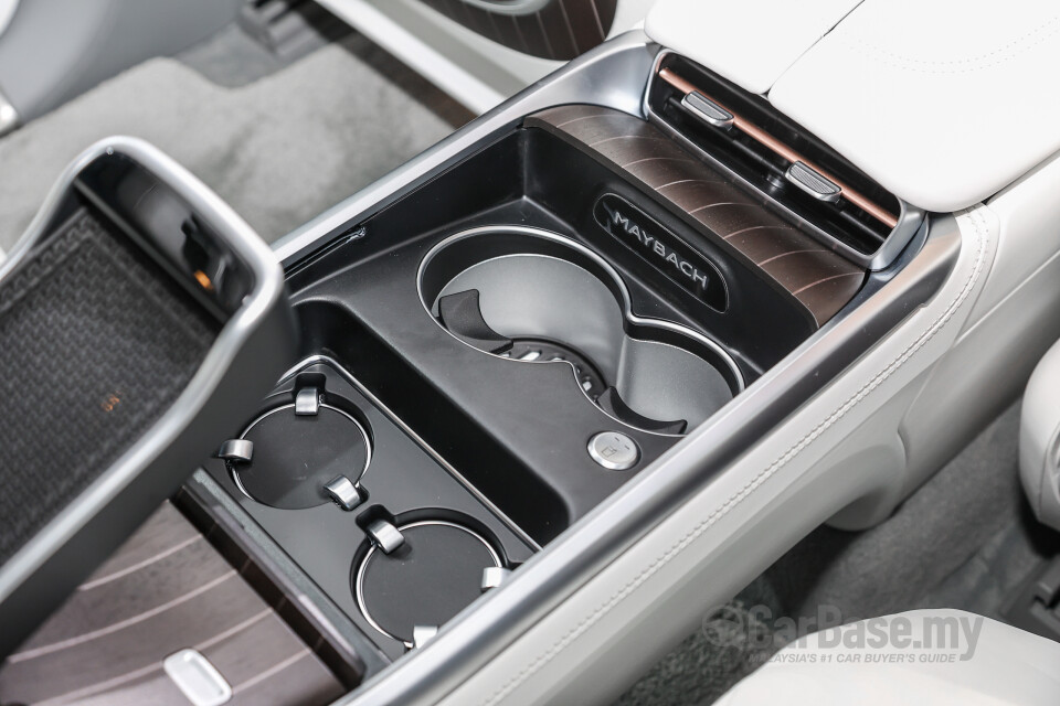 Mercedes-Benz Maybach EQS SUV X296 (2025) Interior