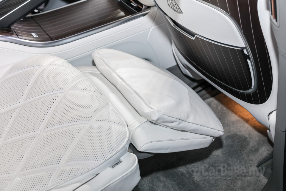 Mercedes-Benz Maybach EQS SUV X296 (2025) Interior