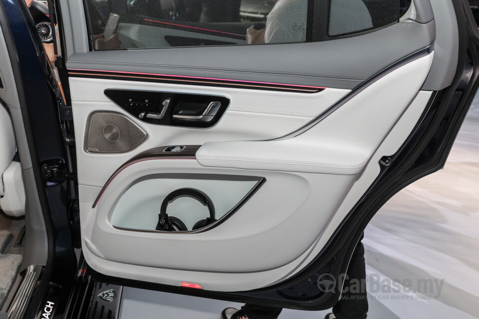 Mercedes-Benz Maybach EQS SUV X296 (2025) Interior