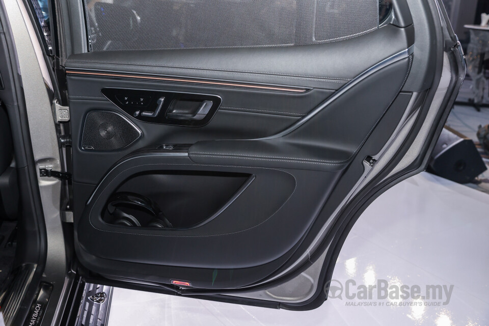 Mercedes-Benz Maybach EQS SUV X296 (2025) Interior