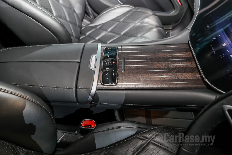 Mercedes-Benz Maybach EQS SUV X296 (2025) Interior