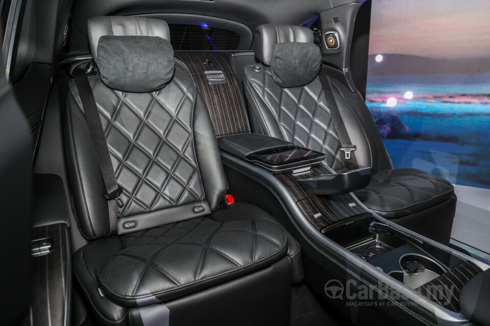 Mercedes-Benz Maybach EQS SUV X296 (2025) Interior