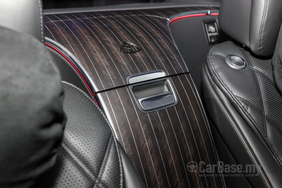 Mercedes-Benz Maybach EQS SUV X296 (2025) Interior