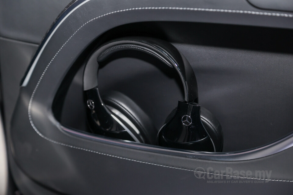 Mercedes-Benz Maybach EQS SUV X296 (2025) Interior
