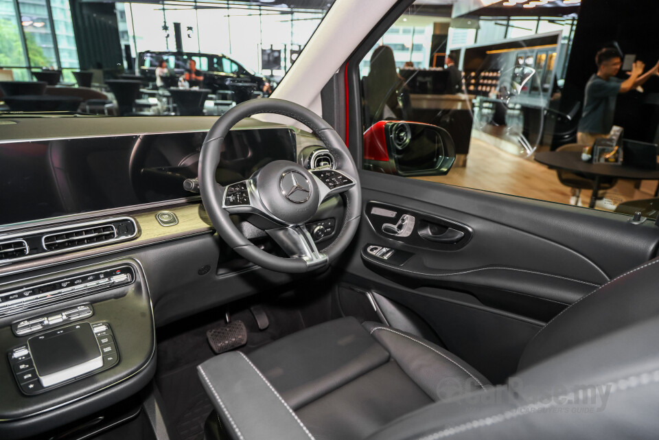 Mercedes-Benz EQV E447 (2025) Interior