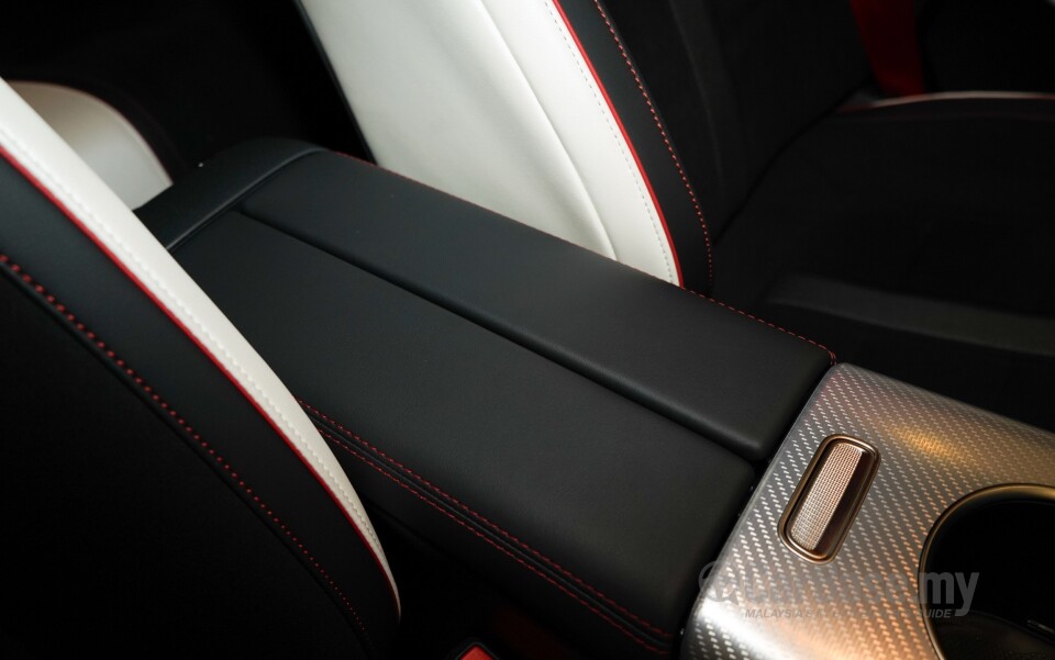 Mercedes-Benz CLA Electric C174 (2026) Interior