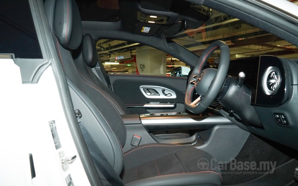 Mercedes-Benz CLA Electric C174 (2026) Interior