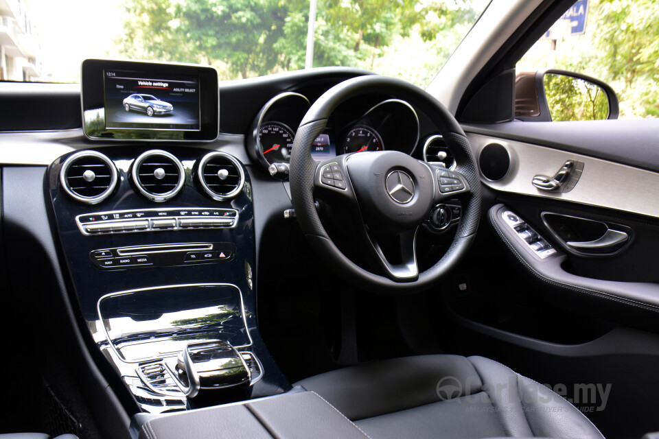 Nissan Navara D23 Facelift (2021) Interior