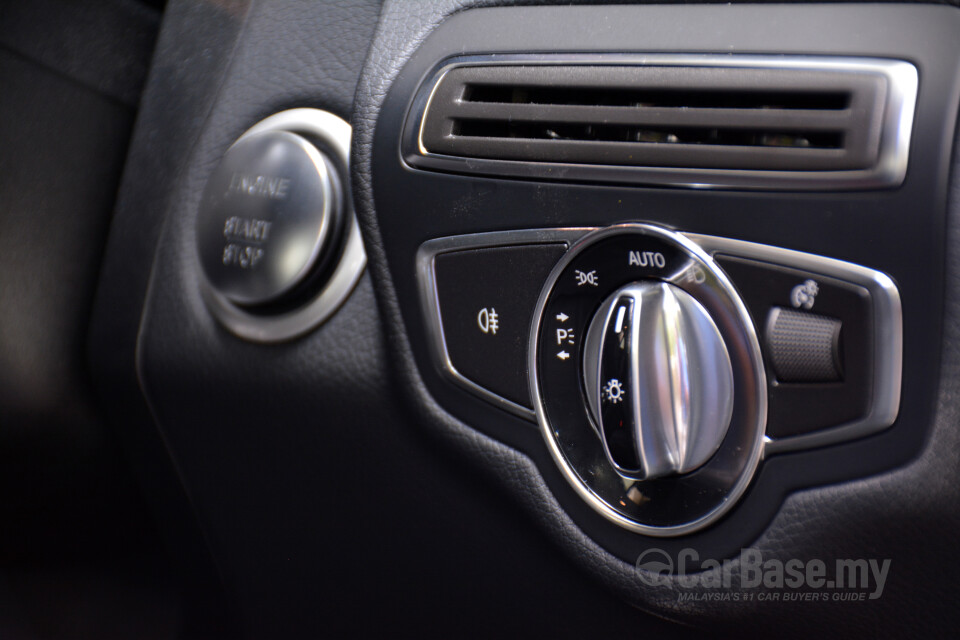 Chevrolet Cruze J300 (2012) Interior