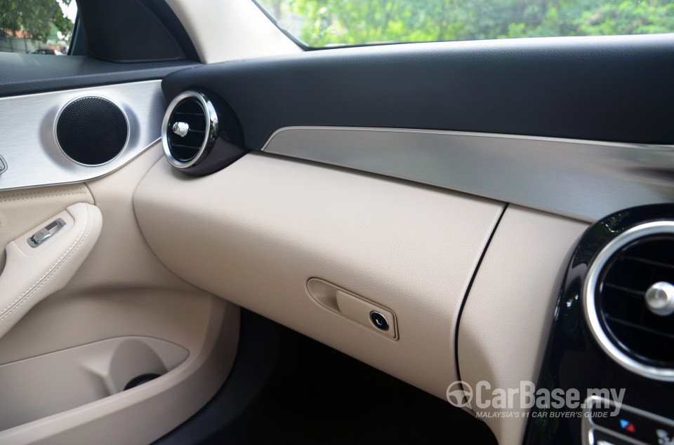 Mercedes-Benz C-Class W205 (2014) Interior