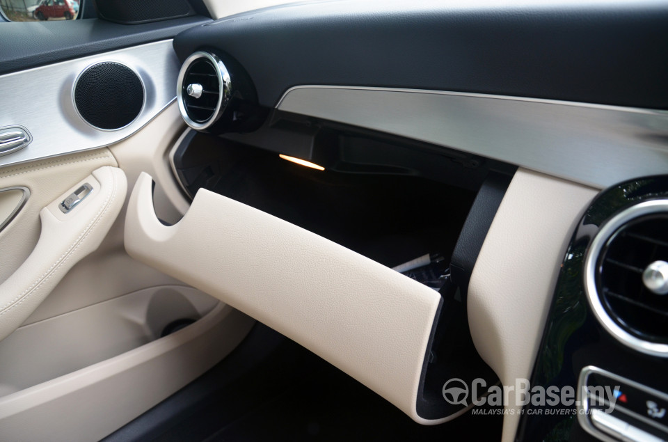 Mercedes-Benz C-Class W205 (2014) Interior