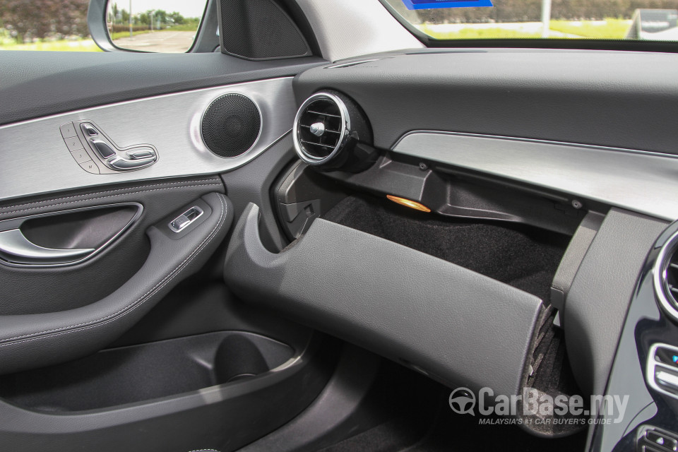 Mercedes-Benz C-Class W205 (2014) Interior