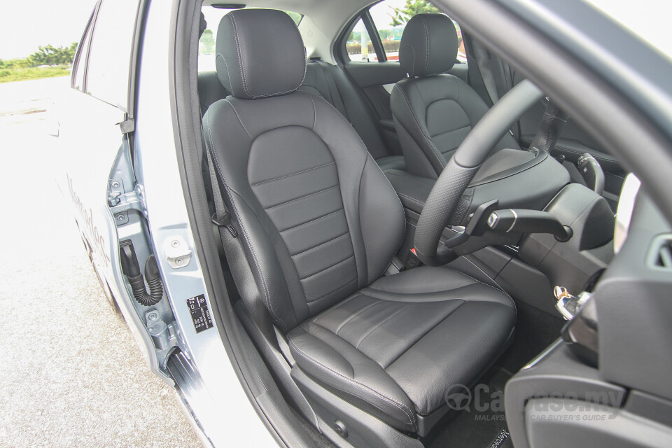 Nissan Navara D23 (2015) Interior