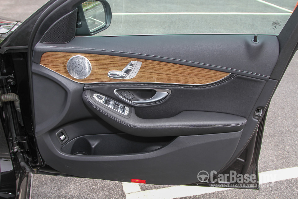 Mercedes-Benz C-Class W205 (2014) Interior