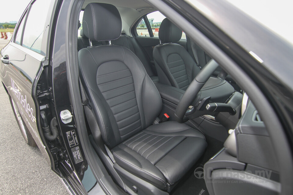 Audi A4 B9 (2016) Interior