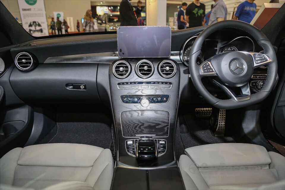 Mercedes-Benz AMG C-Class W205 AMG Facelift (2018) Interior