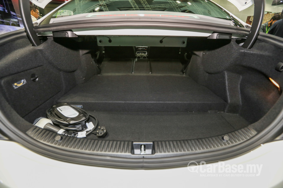 Mercedes-Benz C-Class W205 (2014) Interior