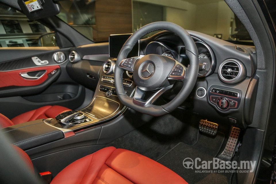 Mercedes-Benz C-Class W205 (2014) Interior