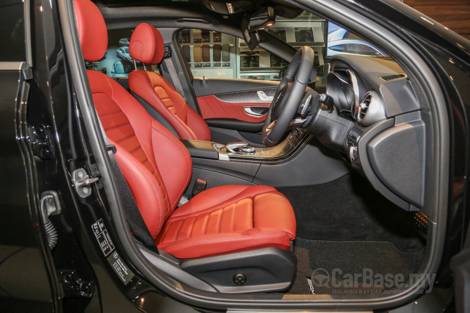 Perodua Aruz D38L (2019) Interior