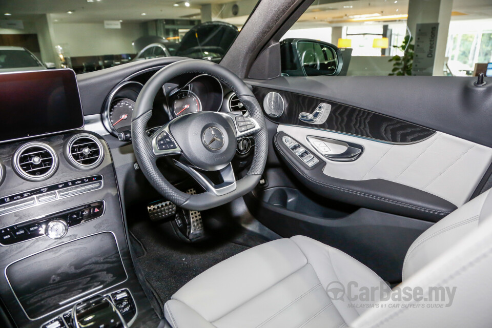 Toyota Fortuner AN160 (2016) Interior