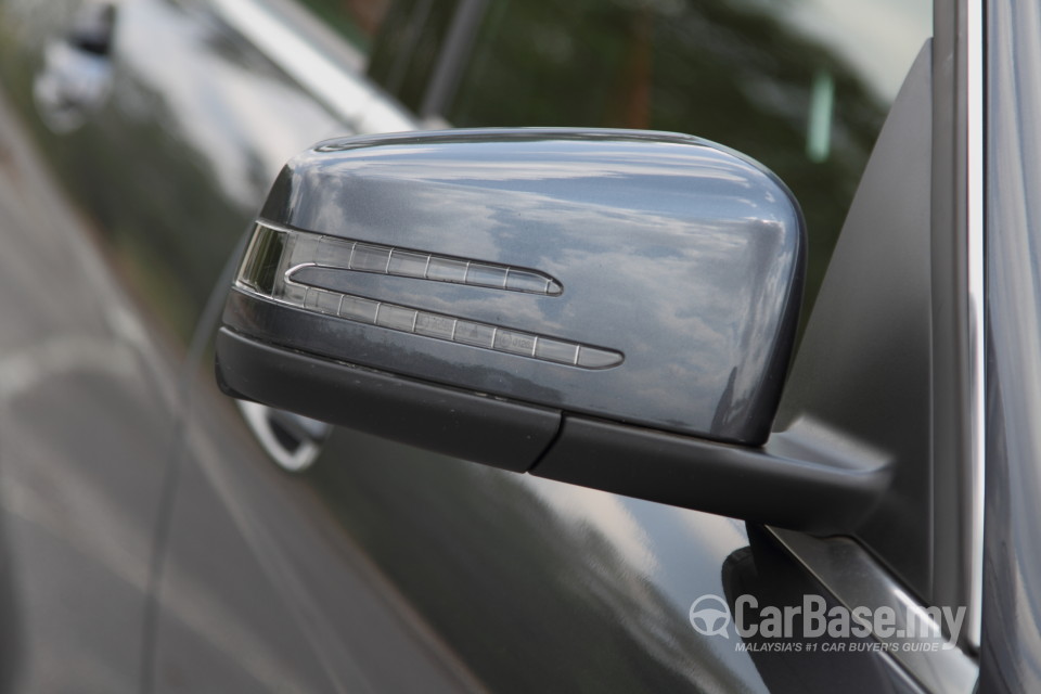 Mercedes-Benz C-Class W204 Facelift (2011) Exterior