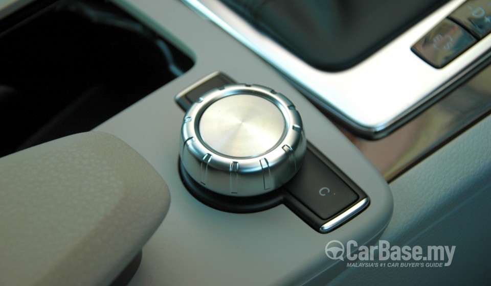 Mercedes-Benz C-Class W204 Facelift (2011) Interior