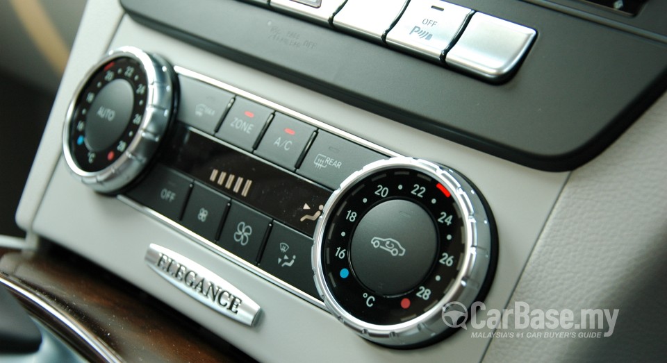 Mercedes-Benz C-Class W204 Facelift (2011) Interior