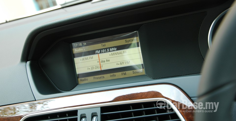 Mercedes-Benz C-Class W204 Facelift (2011) Interior