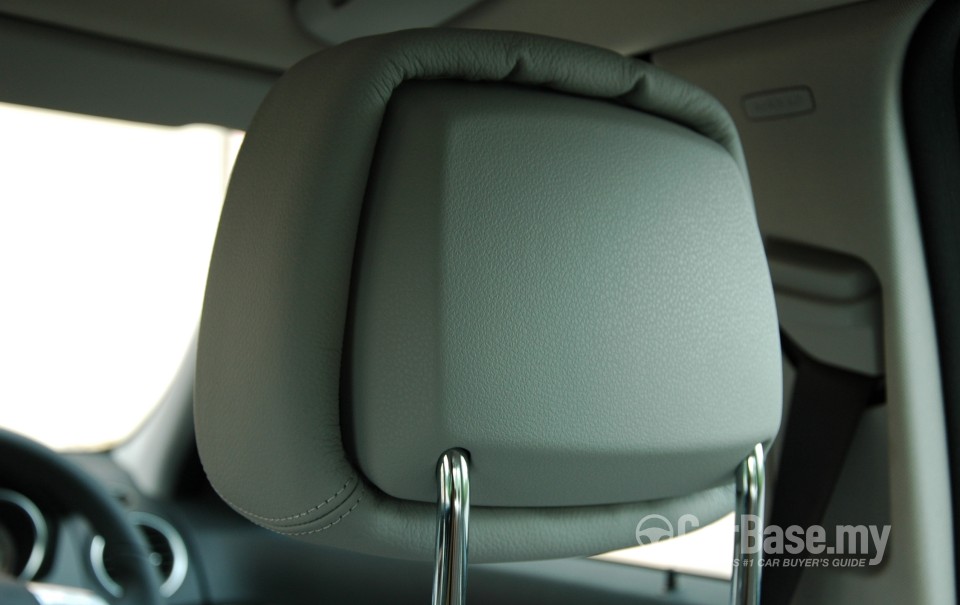 Mercedes-Benz C-Class W204 Facelift (2011) Interior