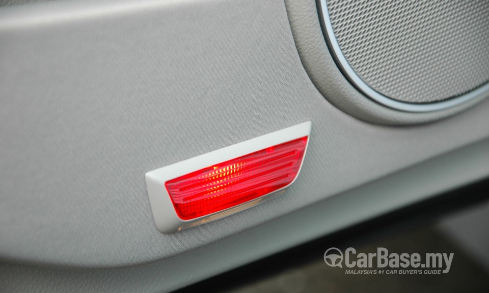 Mercedes-Benz C-Class W204 Facelift (2011) Interior