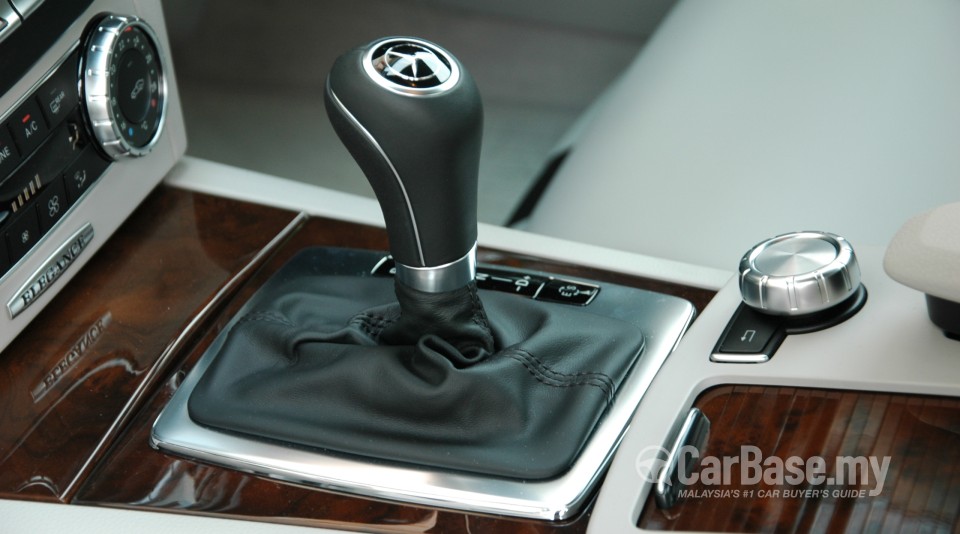 Mercedes-Benz C-Class W204 Facelift (2011) Interior