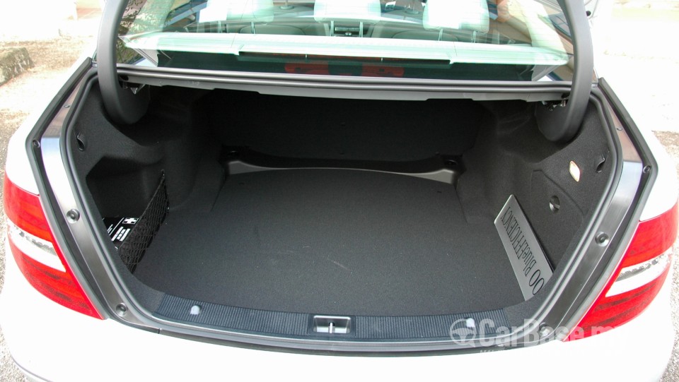 Mercedes-Benz C-Class W204 Facelift (2011) Interior