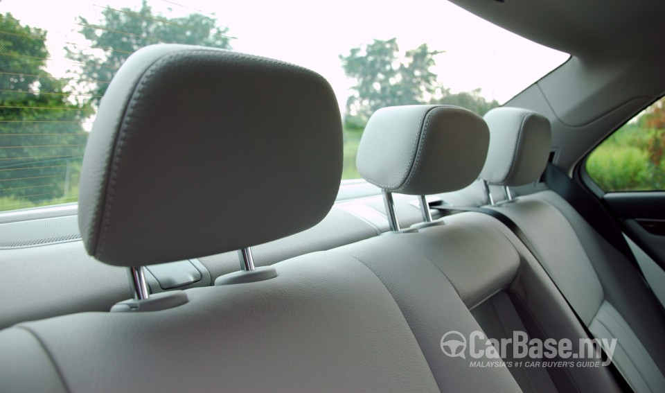 Mercedes-Benz C-Class W204 Facelift (2011) Interior