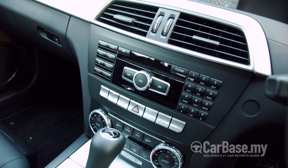 Mercedes-Benz C-Class W204 Facelift (2011) Interior