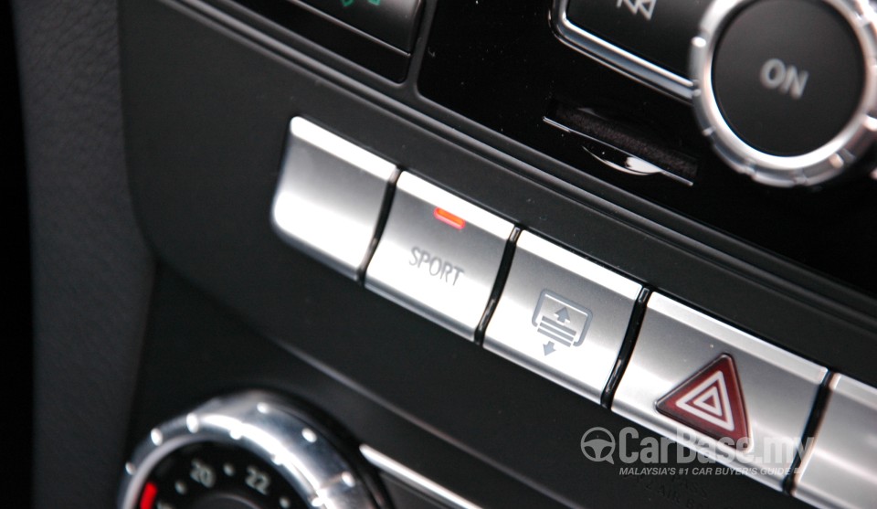 Mercedes-Benz C-Class W204 Facelift (2011) Interior
